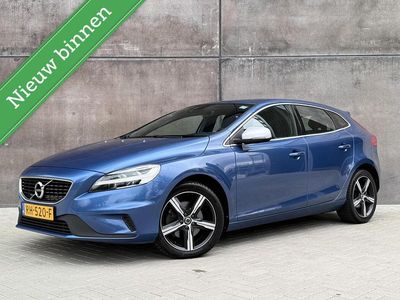 Blauw Gebruikt 2017 Volvo V40 R-Design Stationwagen | € 13.999 (Eerlijke prijs)