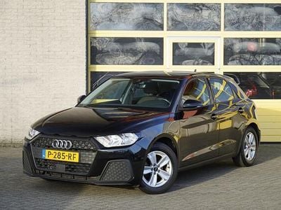 Zwart (metallic) Gebruikt 2022 Audi A1 Sportback Proline Hatchback | € 14.750 (Goede deal)