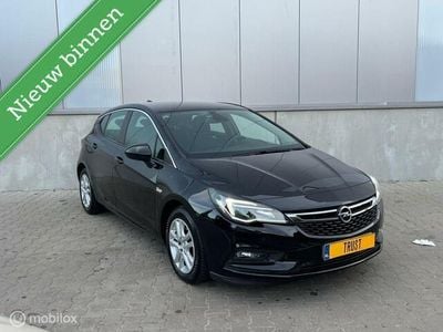 Zwart Gebruikt 2017 Opel Astra Hatchback | € 9.750 (Iets duurder)