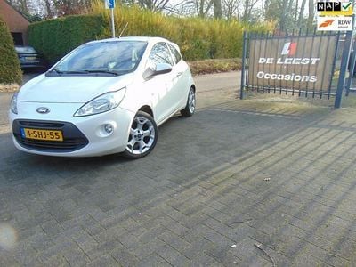 Wit (metallic) Gebruikt 2013 Ford Ka Titanium X Hatchback | € 2.499 (Super prijs)