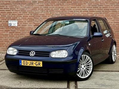 Blauw, metallic lak Occasion 2002 VW Golf IV Hatchback | € 2.450 (Eerlijke prijs)
