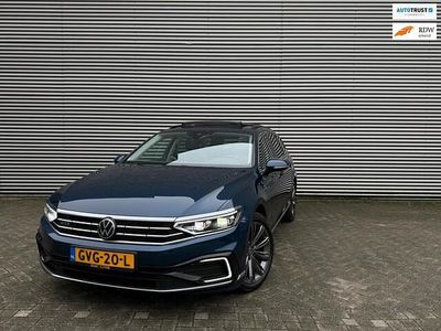 Blauw (metallic) Occasion 2021 VW Passat Business Stationwagen | € 21.900 (Eerlijke prijs)