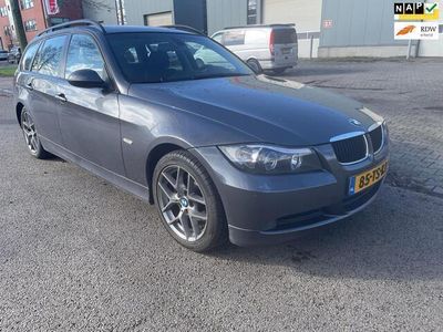 tweedehands BMW 318 3-SERIE Touring i High Executive Nieuwe Ketting-Klepseals