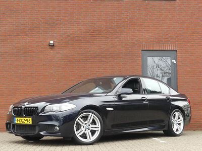 Zwart Occasion 2013 BMW 520 Executive Sedan | € 11.950 (Goede deal)
