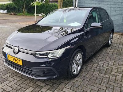 Zwart Occasion 2021 VW Golf VIII Life Hatchback | € 15.249 (Eerlijke prijs)
