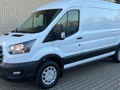 Wit Gebruikt 2023 Ford E-Transit Trend Van | € 56.975 (Duur)
