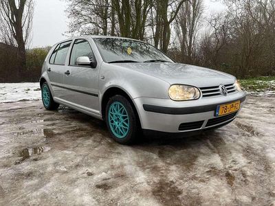 Occasion VW Golf IV Comfortline 116 PK (85 kW) 2002 Grijs Sedan