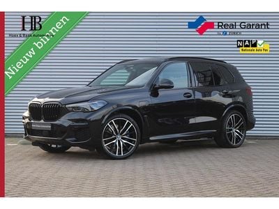Zwart Occasion 2022 BMW X5 Executive SUV | € 58.940 (Goede deal)