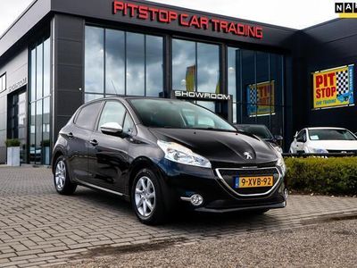 tweedehands Peugeot 208 1.2 VTi 82 PK NL Auto Cruise Navi Trekhaak!