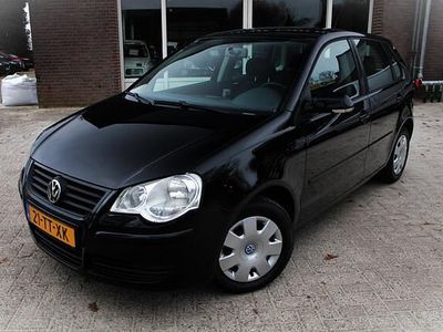 Zwart Gebruikt 2005 VW Polo Hatchback | € 2.600 (Eerlijke prijs)