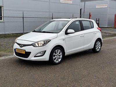 Wit Occasion 2014 Hyundai i20 Comfort Hatchback | € 3.950