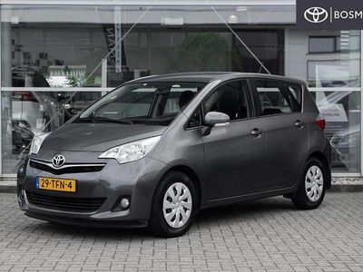 Grijs Occasion 2012 Toyota Verso-S MPV | € 8.950 (Iets duurder)
