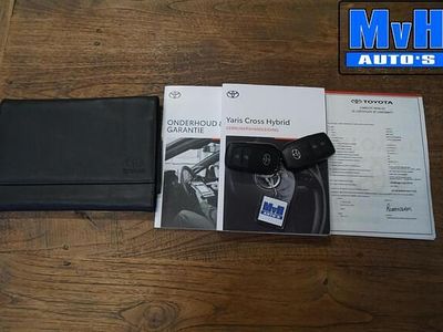 Zwart Gebruikt 2022 Toyota Yaris Cross Executive SUV | € 25.499 (Eerlijke prijs)
