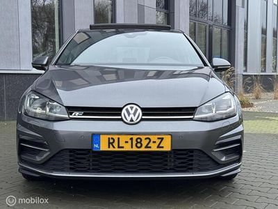 Grijs Occasion 2017 VW Golf VII Highline Hatchback | € 17.950 (Duur)
