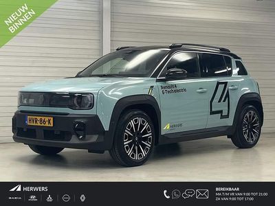 Vert hautsdefrance / noir etoile Occasion 2025 Renault R4 Iconic SUV | € 32.950