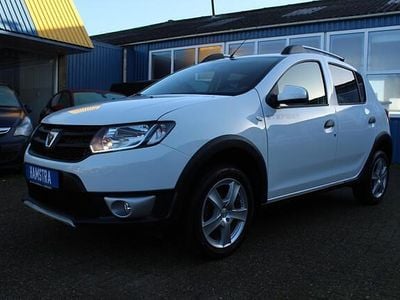 Wit Gebruikt 2015 Dacia Sandero Ambiance Hatchback | € 6.444 (Eerlijke prijs)