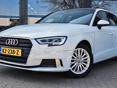 Wit Gebruikt 2017 Audi A3 Sport Hatchback | € 12.900 (Eerlijke prijs)