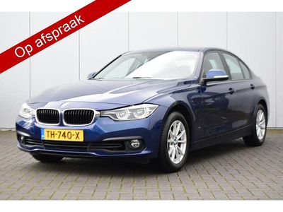 Blauw Occasion 2018 BMW 318 Executive Sedan | € 13.999 (Eerlijke prijs)