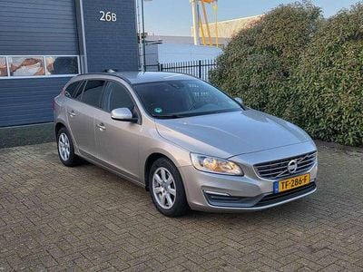 Beige Gebruikt 2013 Volvo V60 Kinetic Stationwagen | € 6.850 (Eerlijke prijs)
