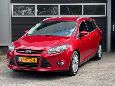 Rood Occasion 2013 Ford Focus Titanium Stationwagen | € 5.450 (Eerlijke prijs)