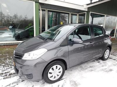 Grijs Gebruikt 2015 Toyota Yaris Hatchback | € 9.450 (Eerlijke prijs)