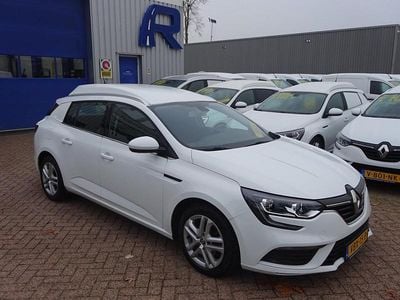 Wit Gebruikt 2019 Renault Mégane IV Luxe | € 9.450 (Eerlijke prijs)