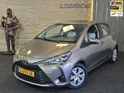 Grijs Occasion 2019 Toyota Yaris Active Hatchback | € 13.799 (Eerlijke prijs)