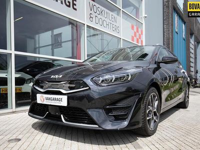 Zwart Gebruikt 2022 Kia Ceed Premium Hatchback | € 23.207 (Goede deal)