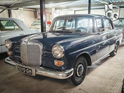 Blauw Occasion 1969 Mercedes 200 Sedan | € 19.950