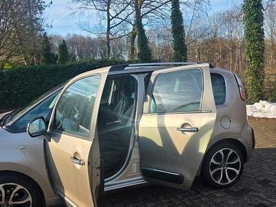 Beige Occasion 2009 Citroën C3 Picasso Exclusive MPV | € 1.500 (Goede deal)