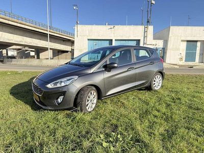 Grijs Occasion 2017 Ford Fiesta Titanium Hatchback | € 9.750 (Goede deal)