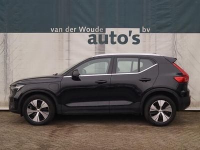 Zwart Occasion 2022 Volvo XC40 Core SUV | € 18.900 (Goede deal)