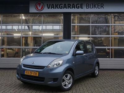 Grijs (metallic) Gebruikt 2008 Daihatsu Sirion Hatchback | € 2.295 (Super prijs)