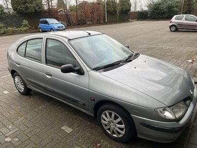 Occasion Renault Mégane 75 PK (55 kW) 1999 Grijs Hatchback