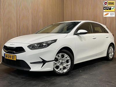 Wit Occasion 2022 Kia Ceed Hatchback | € 13.495 (Eerlijke prijs)