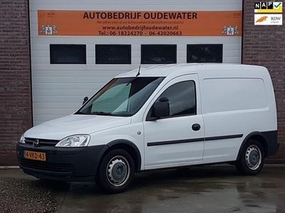 Wit Gebruikt 2010 Opel Combo MPV | € 2.995 (Iets duurder)