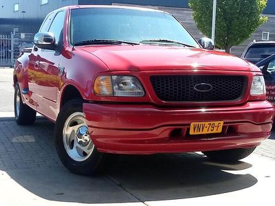 Rood Occasion 2000 Ford V8 XLT Van | € 7.950