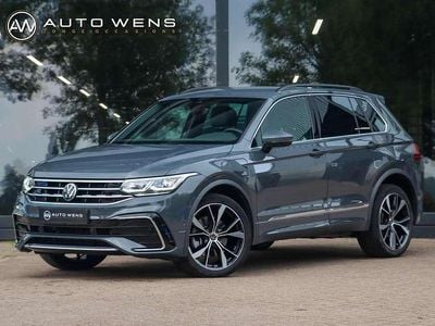 Grijs, metallic lak Gebruikt 2022 VW Tiguan R-line SUV | € 35.900 (Eerlijke prijs)