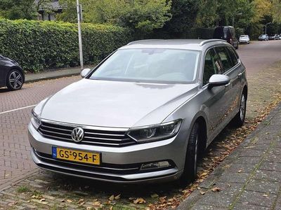 Zilver Occasion 2015 VW Passat Edition Stationwagen | € 11.500 (Iets duurder)