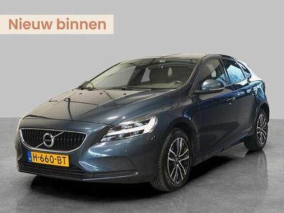 Blauw Occasion 2020 Volvo V40 Hatchback | € 15.395 (Goede deal)