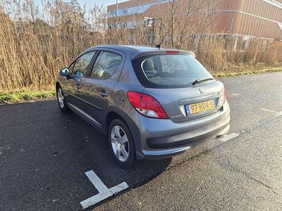 Grijs Occasion 2010 Peugeot 207 Hatchback | € 2.250 (Eerlijke prijs)