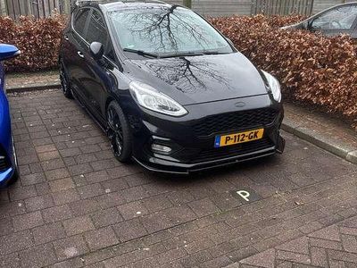 Zwart Occasion 2018 Ford Fiesta ST-Line Hatchback | € 12.000 (Iets duurder)
