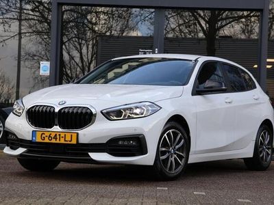 Wit Gebruikt 2019 BMW 118 Executive Hatchback | € 20.945 (Eerlijke prijs)