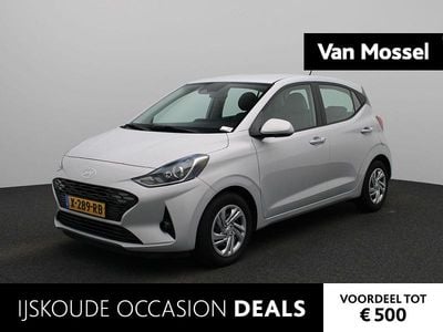 Grijs Occasion 2024 Hyundai i10 Premium Hatchback | € 16.240 (Eerlijke prijs)