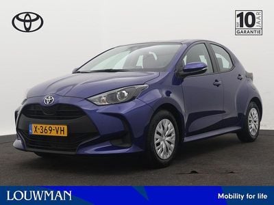 Blauw, metallic lak Gebruikt 2024 Toyota Yaris Active Hatchback | € 20.945 (Eerlijke prijs)