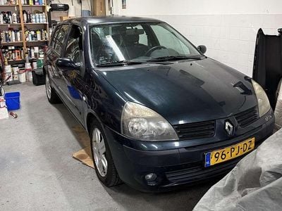 Gebruikt 2004 Renault Clio II Authentique Sedan | € 1.500 (Goede deal)
