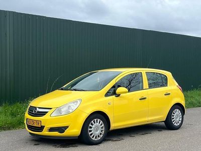 tweedehands Opel Corsa 1.2-16V Essentia 5 deurs airco