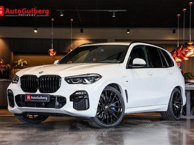 tweedehands BMW X5 xDrive45e High Exe. M-Sport Pakket, Black Optic, Comfort stoelen Leder Vernasca zwart met Ventilatie, Head-Up, ACC, Surround View, Ambiente, DAB, kEYLESS, Park Ass +, Live Dash, Travel/ Comfort Pakket, Electr.Trekhaak, 20''