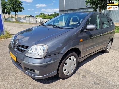 Nissan Almera Tino