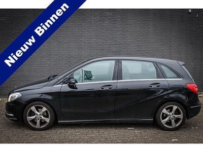Zwart Gebruikt 2013 Mercedes B180 Prestige MPV | € 9.950 (Eerlijke prijs)